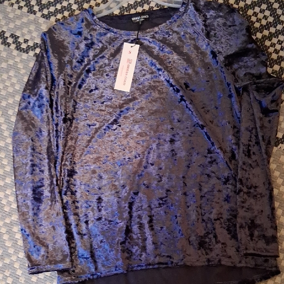 Urban Coco Tops - Urban Coco Women's Long Sleeve Velvet Top - Royal Blue